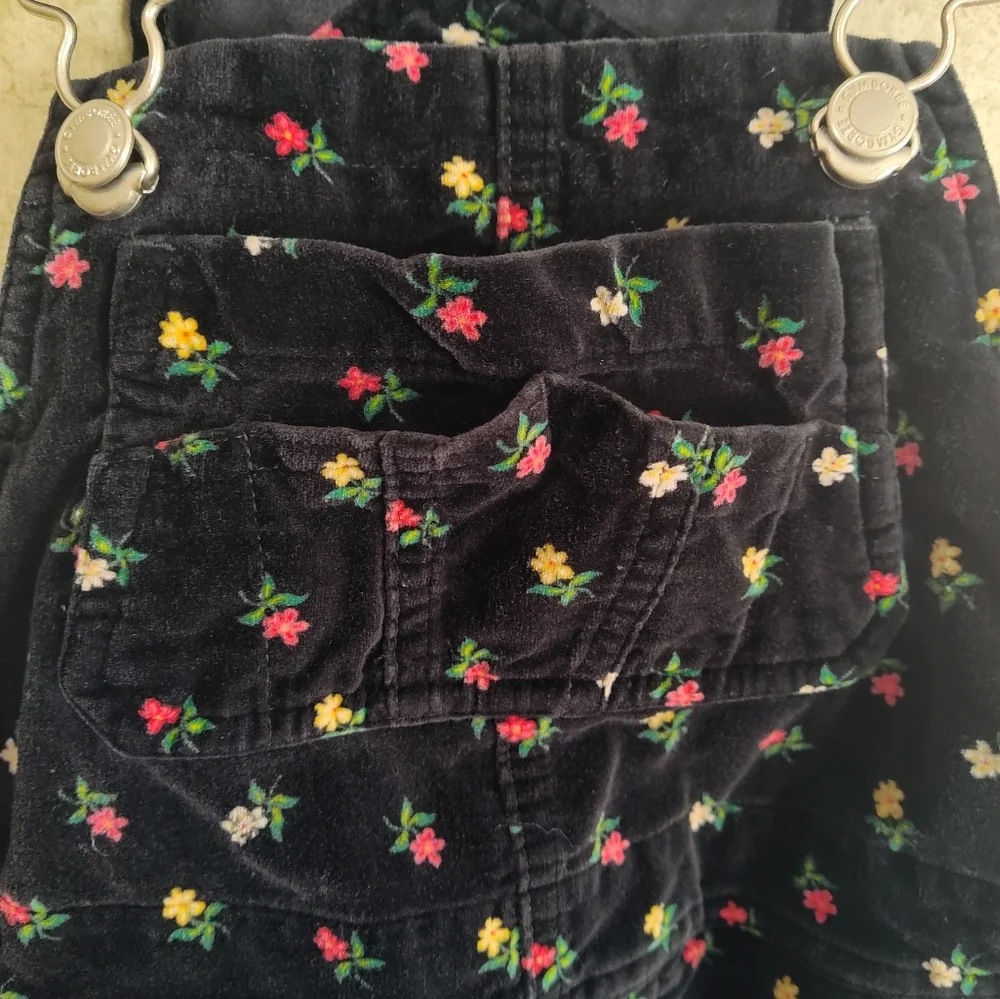 Vintage Gymboree 1998 Black Floral Velveteen Pocket Bib Overalls Size 4-5